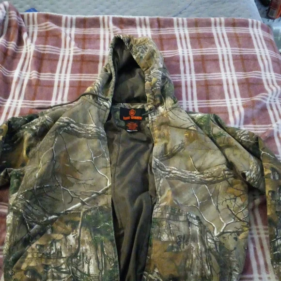 Game winner camo hot sale jacket